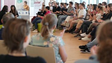 Von der Uni in den ersten Job: Schock oder Chance?