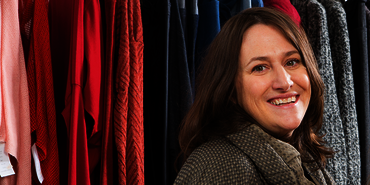 Designmarkt Edelstoff Gründerin Sabine Hostätter im Portrait bei Uniport